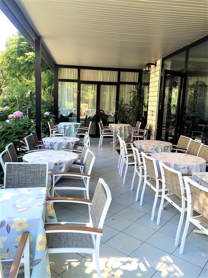 Hotel Barbiani Rimini Bagian luar foto